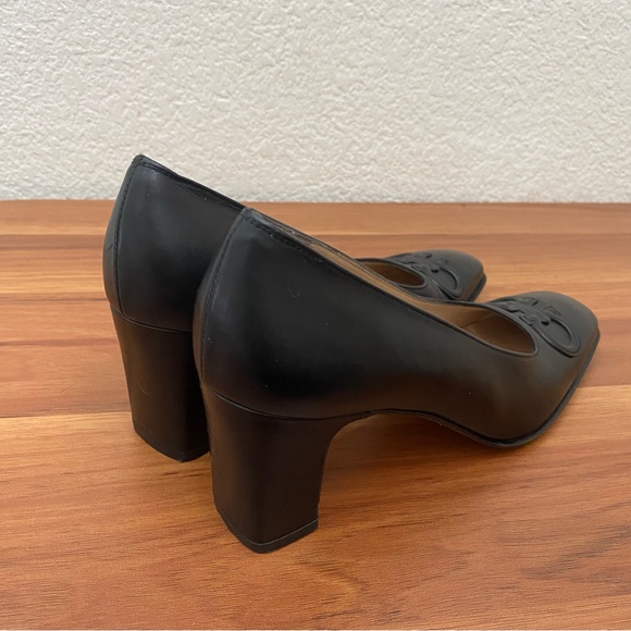 Vintage SALVATORE FERRAGAMO DE38650 Black Leather Logo Pumps Heels Size 6 AAAA - Picture 7 of 15
